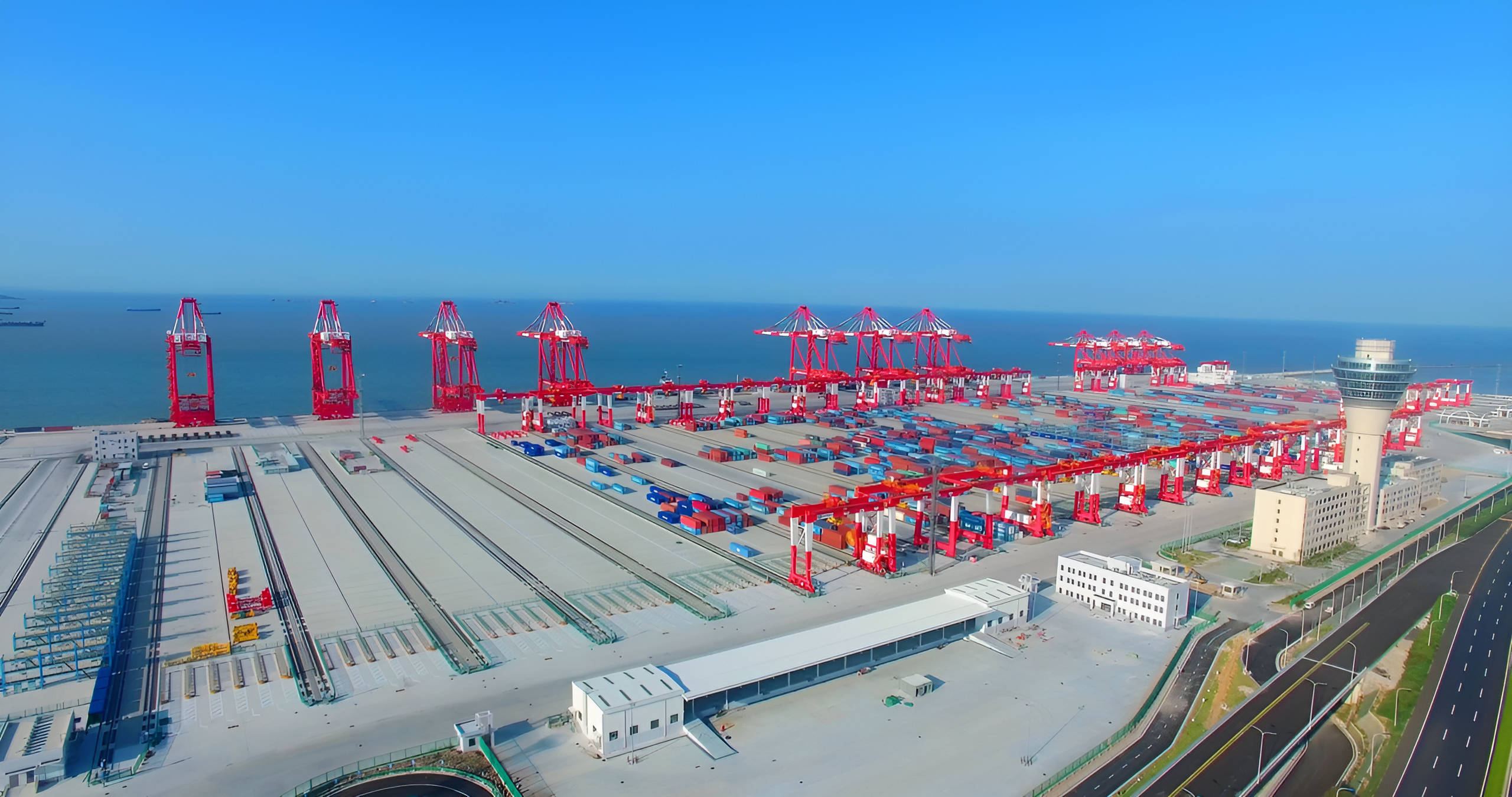 Shanghai-port-Real-Logistics-6.webp